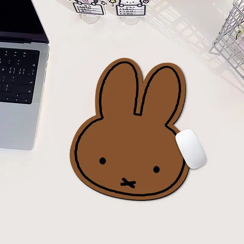 かわいいミッフィーのウサギ型マウスパッド、おしゃれなオフィス - Office Furniture Desk のレビューと価格